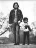 1971 - Tadeusz Nalepa z synem Piotrem podczas sesji zdjęciowej do płyty BLUES. Już widać, że Piotr zostanie również gitarzystą.